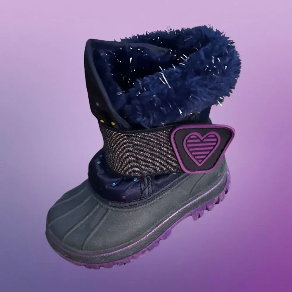 Infant Cat & Jack Heart Fluffy Inside Snow Boots Size 5